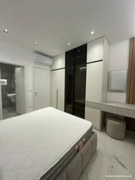 Tirane, jepet me qera apartament 2+1+Ballkon Kati 6, 100 m² 780 € (Dritan Hoxha)