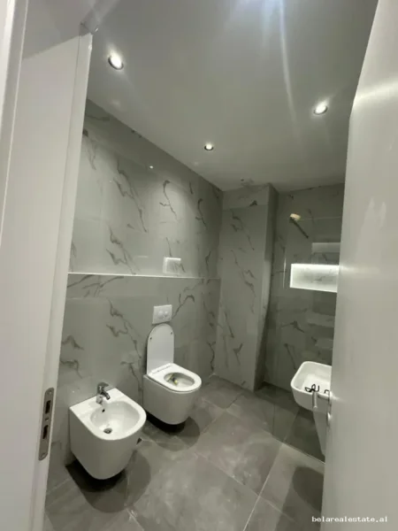 Tirane, jepet me qera apartament 2+1+Ballkon Kati 6, 100 m² 780 € (Dritan Hoxha)