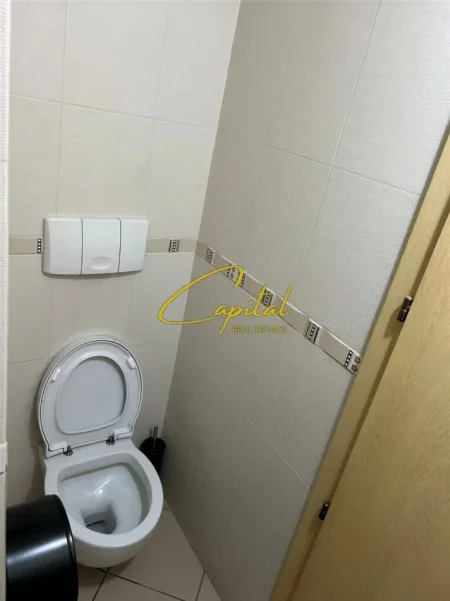 Tirane, jepet me qera ambjent biznesi Kati 0, 220 m² 2.500 € (PAZARI I RI)