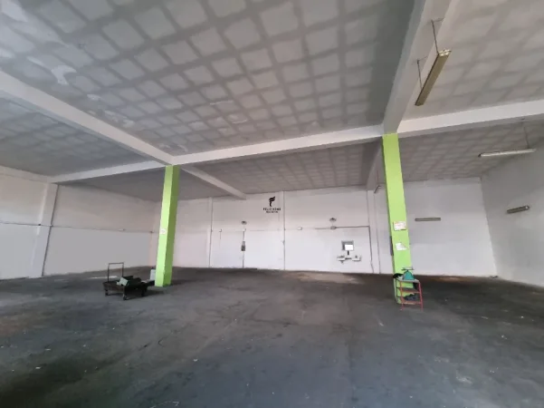 Tirane, shitet magazine , 2.120 m² 1.190.000 € (AUTOSTRADA TIRANE- DURRES)