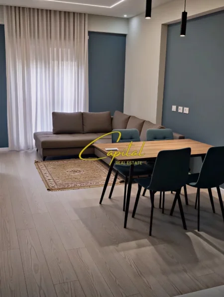 Tirane, jepet me qera apartament 1+1 Kati 1, 65 m² 650 € (STACIONI TRENIT)