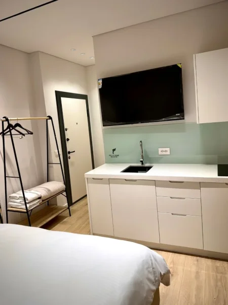 Tirane, jepet me qera garsonier Kati 1, 80 m² 1.300 € (9 KATESHET)