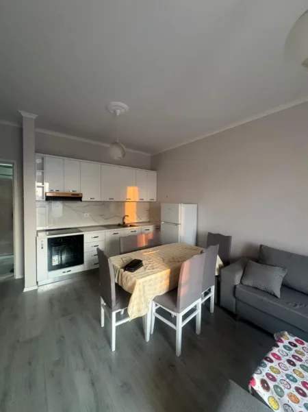 Tirane, jepet me qera apartament 2+1+Ballkon Kati 4, 86 m² 650 € (Rruga Jordan Misja)
