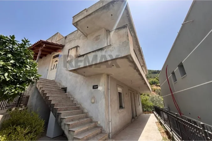 Vlore - Lungomare, shitet Vile 3+1+Ballkon , 250 m² 230.000 € (Rruga Stefano Pano, Vlore)