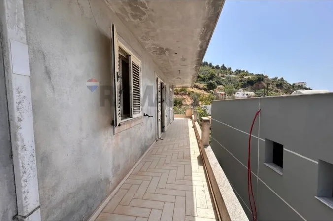 Vlore - Lungomare, shitet Vile 3+1+Ballkon , 250 m² 230.000 € (Rruga Stefano Pano, Vlore)