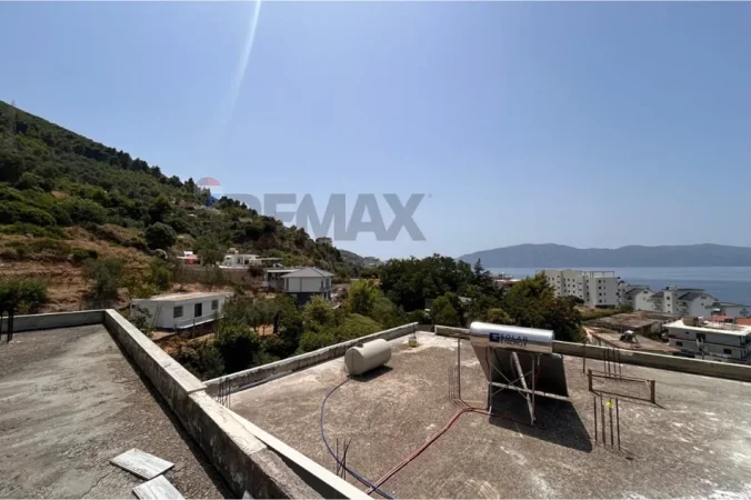 Vlore - Lungomare, shitet Vile 3+1+Ballkon , 250 m² 230.000 € (Rruga Stefano Pano, Vlore)