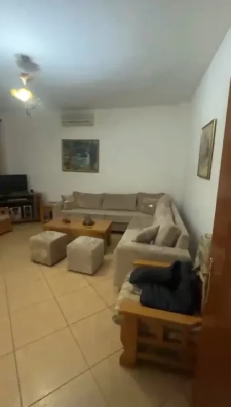Tirane, jepet me qera apartament 2+1 Kati 1, 100 m² 500 € (Kristal Center)