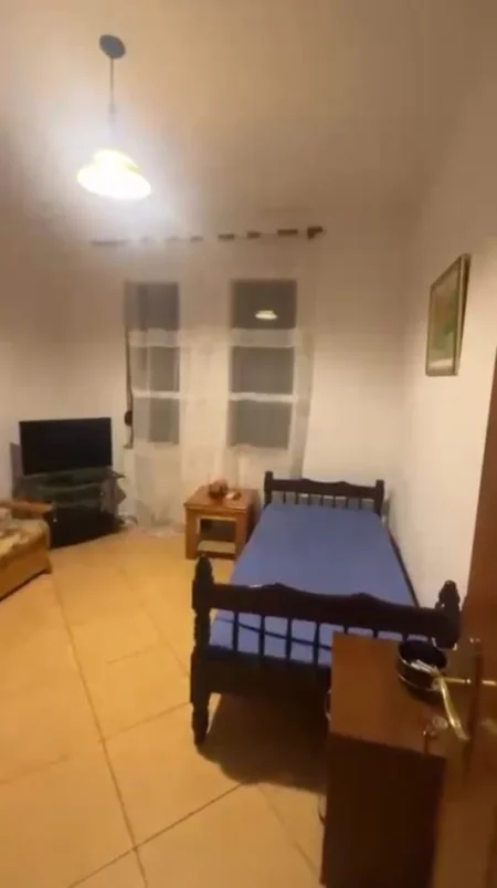 Tirane, jepet me qera apartament 2+1 Kati 1, 100 m² 500 € (Kristal Center)