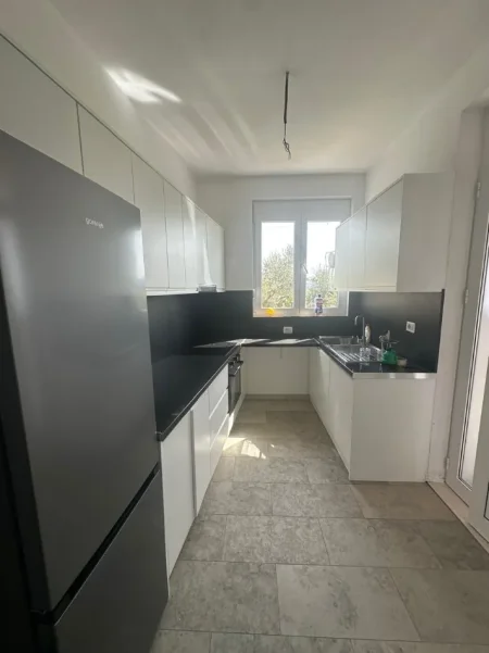 Tirane, jepet me qera shtepi Vile 2 Katshe Kati 2, 500 m² 600 € (Yzberisht 2)
