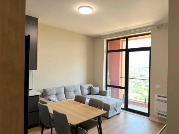 Tirane, jepet me qera apartament 2+1 Kati 8, 80 m² 700 € (bulevardi i ri)