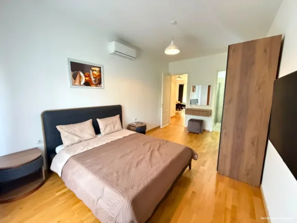 Tirane, jepet me qera apartament 2+1+Ballkon Kati 1, 95 m² 1.200 € (TEG)