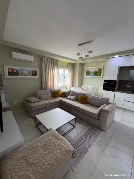 Tirane, jepet me qera apartament 2+1+Ballkon Kati 8, 100 m² 700 € (Rruga e Elbasanit)