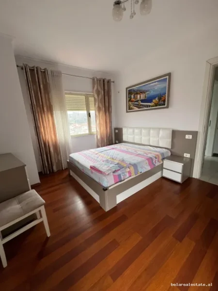 Tirane, jepet me qera apartament 2+1+Ballkon Kati 8, 100 m² 700 € (Rruga e Elbasanit)