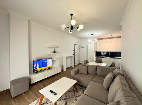 Tirane, jepet me qera apartament 1+1 Kati 1, 100 m² 700 € (TEG)