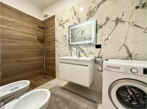 Tirane, jepet me qera apartament 1+1 Kati 1, 100 m² 700 € (TEG)