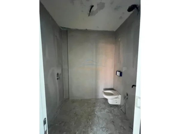 Tirane, shitet apartament 2+1 Kati 4, 93 m² (Farke)