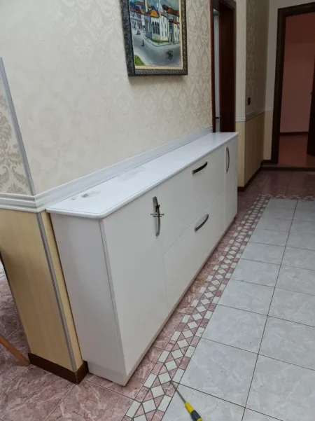 Tirane, jepet me qera apartament 3+1 Kati 4, 125 m² 750 € (LIQENI ARTIFICIAL)