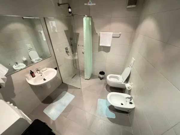 Tirane, jepet me qera apartament 1+1+Ballkon Kati 8, 65 m² 750 € (Rruga e Elbasanit)