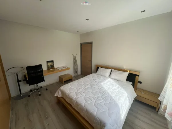 Tirane, jepet me qera apartament 1+1+Ballkon Kati 8, 65 m² 750 € (Rruga e Elbasanit)