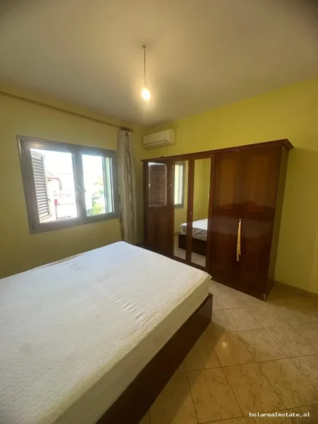 Tirane, jepet me qera Vile Vile 3 Katshe Kati 3, 190 m² 4.000 € (Allias)