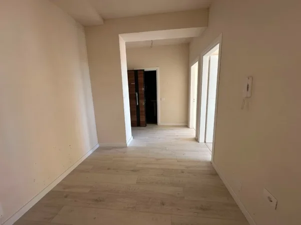 Tirane, shitet apartament 2+1+Ballkon , 95 m² 150.000 € (Urban Gate, Astir)