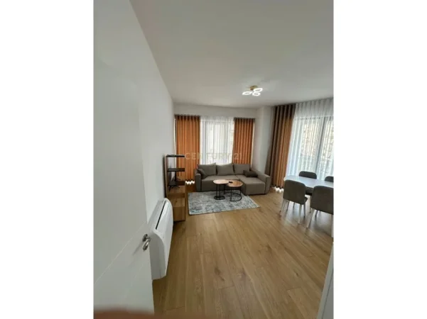 Tirane, jepet me qera apartament 2+1 Kati 3, 110 m² 600 € (astir urban gate)
