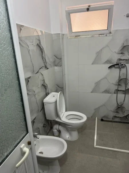 Tirane, jap me qera apartament 1+1+Aneks+Ballkon , 1 m² 500 € 