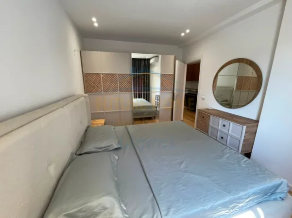 Tirane, jepet me qera apartament 1+1+Ballkon Kati 3, 73 m² 750 € (kopshti zoologjik)