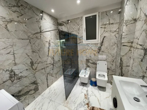 Tirane, jepet me qera apartament 1+1+Ballkon Kati 3, 73 m² 750 € (kopshti zoologjik)
