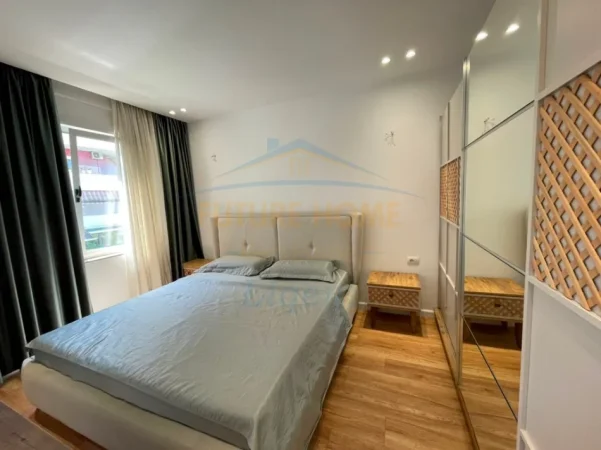 Tirane, jepet me qera apartament 1+1+Ballkon Kati 3, 73 m² 750 € (kopshti zoologjik)