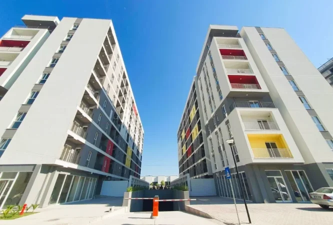 Tirane, shitet apartament 1+1+Aneks+Ballkon Kati 4, 71 m² 100.436 € (Rruga Gryka e Kacanikut)