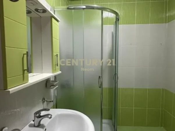 Tirane, jepet me qera apartament 2+1 Kati 8, 127 m² 600 € (don bosko)