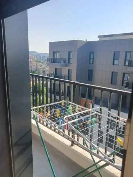 Tirane, jepet me qera apartament 1+1+Ballkon Kati 9, 67 m² 500 € (Don Bosko)