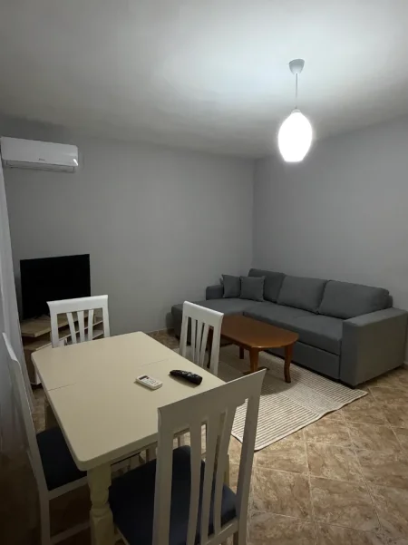 Tirane, jepet me qera apartament 1+1+Aneks Kati 2, 65 m² 
