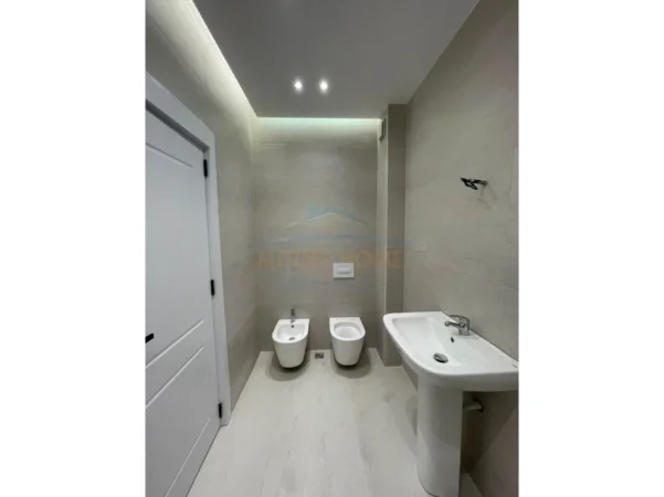 Shitet, Apartament 2+1+Depo, Paskuqan, Tiranë. 0696069906
