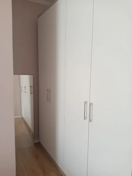 Tirane, jepet me qera apartament 1+1+Ballkon Kati 9, 63 m² 500 € (Don Bosko)