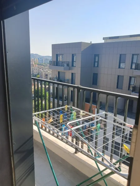 Tirane, jepet me qera apartament 1+1+Ballkon Kati 9, 63 m² 500 € (Don Bosko)