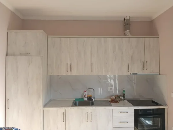 Tirane, jepet me qera apartament 1+1+Ballkon Kati 9, 63 m² 500 € (Don Bosko)