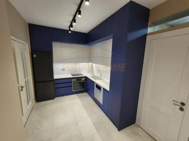 Tirane, jepet me qera apartament 2+1+Ballkon Kati 4, 100 m² 750 € (Liqeni i Thate)
