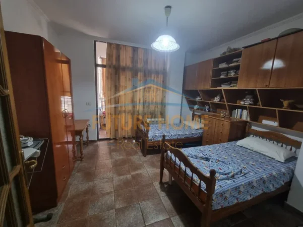 Tirane, jepet me qera apartament 2+1+Ballkon Kati 9, 88 m² 600 € (Selvia)