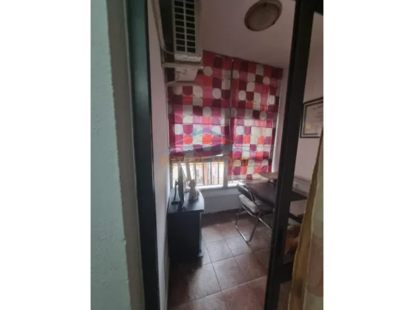 Tirane, jepet me qera apartament 2+1+Ballkon Kati 9, 88 m² 600 € (Selvia)