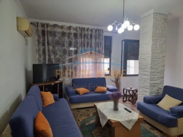 Tirane, jepet me qera apartament 2+1+Ballkon Kati 9, 88 m² 600 € (Selvia)