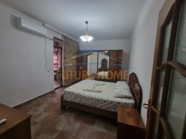 Tirane, jepet me qera apartament 2+1+Ballkon Kati 9, 88 m² 600 € (Selvia)