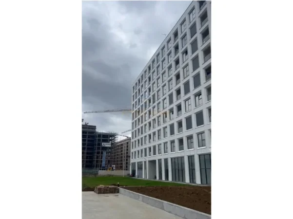 Tirane, jepet me qera apartament 3+1+Ballkon Kati 1, 156 m² 800 € (Bulevardi i Ri)
