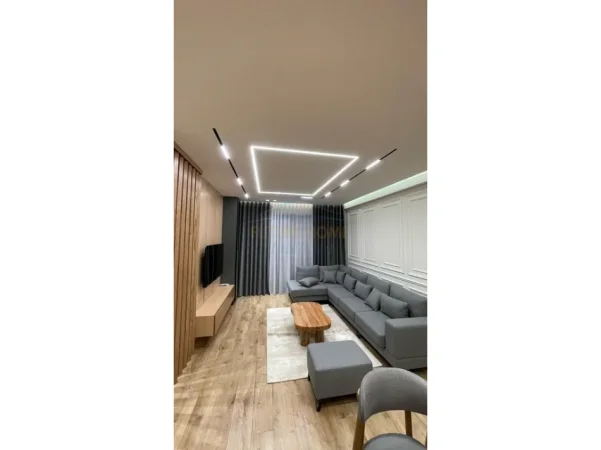 Tirane, jepet me qera apartament 2+1+Ballkon Kati 1, 116 m² 1.500 € (Liqeni i Thate)