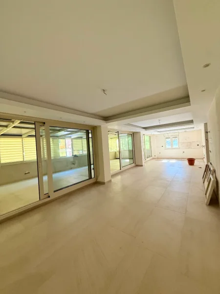 Tirane, shitet apartament 2+1 Kati 2, 131 m² 410.000 € (Shallvaret)