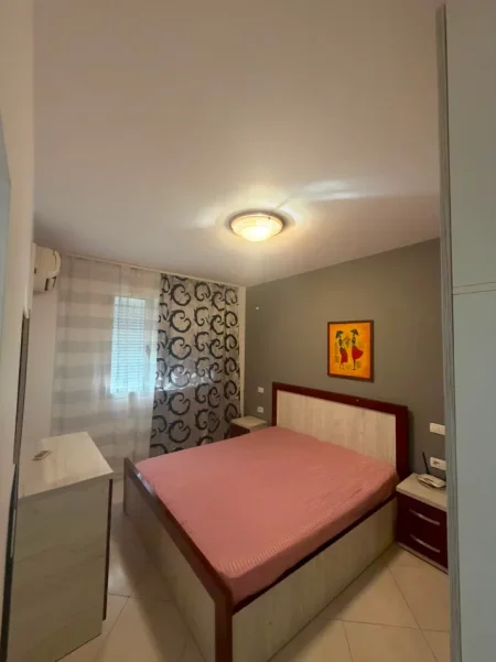 Tirane, jepet me qera apartament 1+1 Kati 0, 44 m² 430 € (Rruga Fortuzi)