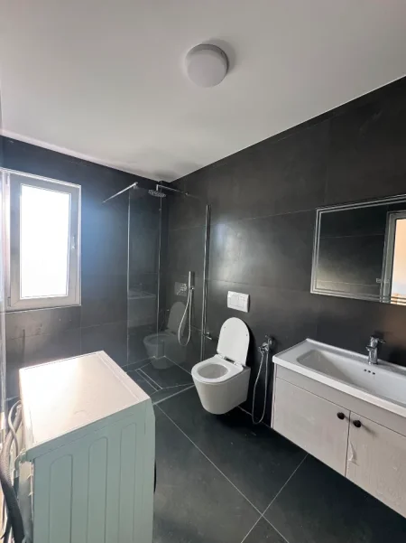 Tirane, jepet me qera apartament 1+1 Kati 6, 60 m² 550 € (Vasil Shanto)