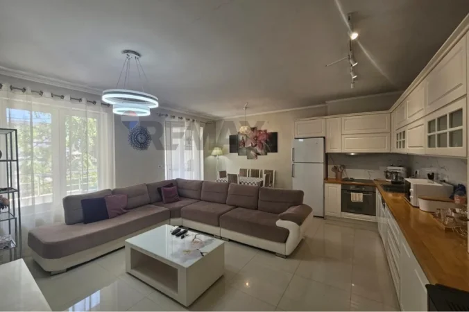 Tirane, jepet me qera apartament 2+1 Kati 4, 85 m² 600 € (Eshref Frasheri)
