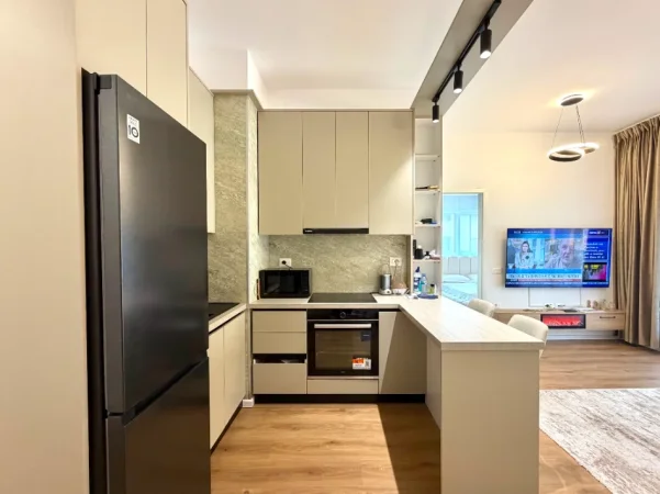🥂Shitet: 1+1 &Ballkon 📍Ali Demi - Res. KADIU (60m2) 100% i Ri & i Mobiluar || €110,000 (1,660€/m2 pa Mobilimin)